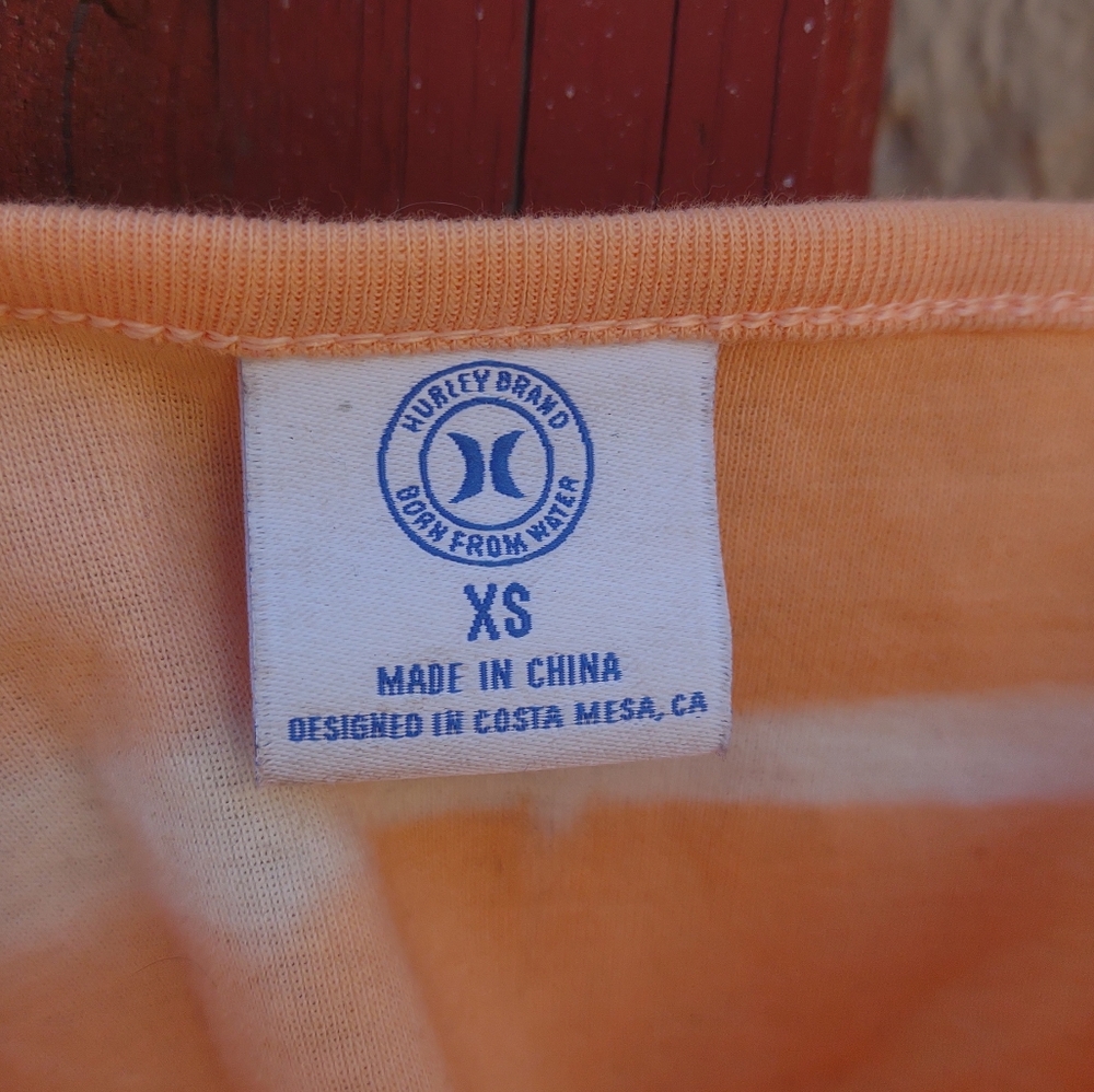 2 Tops Hurley & Rabbit Rose - Picture 5 of 13